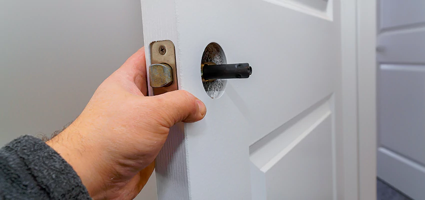 Nighttime Locksmith For Lock Repair in Carbondale, IL