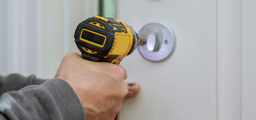 Street Locksmith For Smart Lock Repair in Carbondale, IL