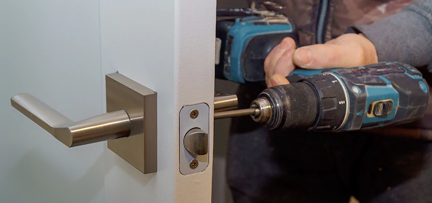 Broken Door Handle Lock Repair in Carbondale, Illinois