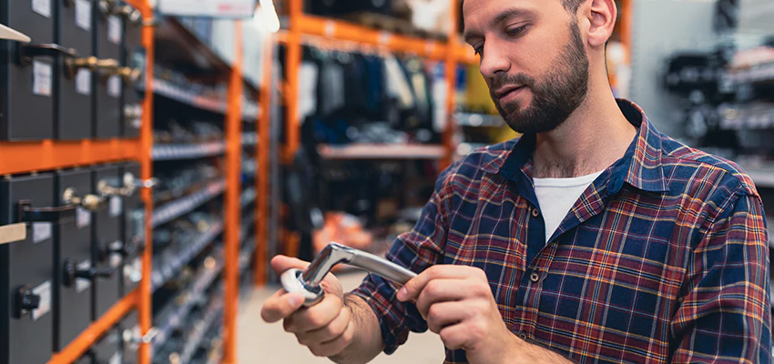 Locksmith For Retail Stores Lockout Services in Carbondale, Illinois